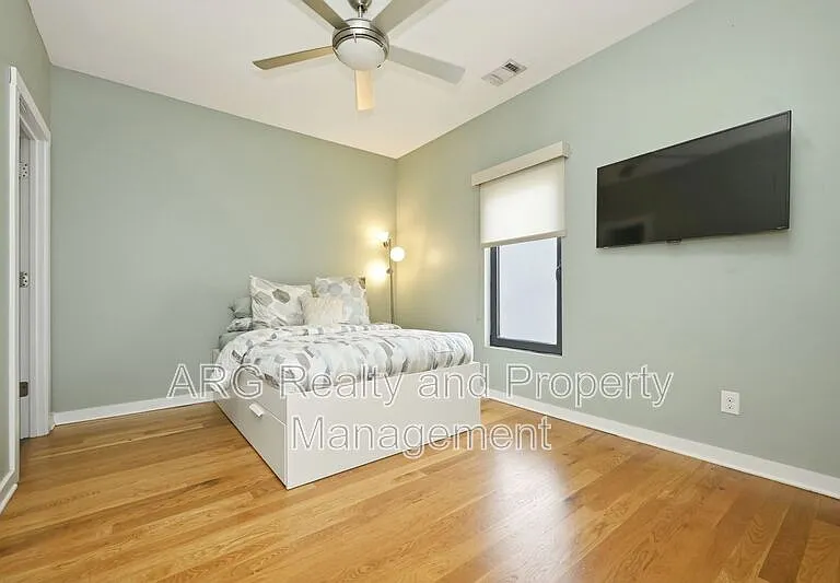 472 Martin St SE — Photo 9
