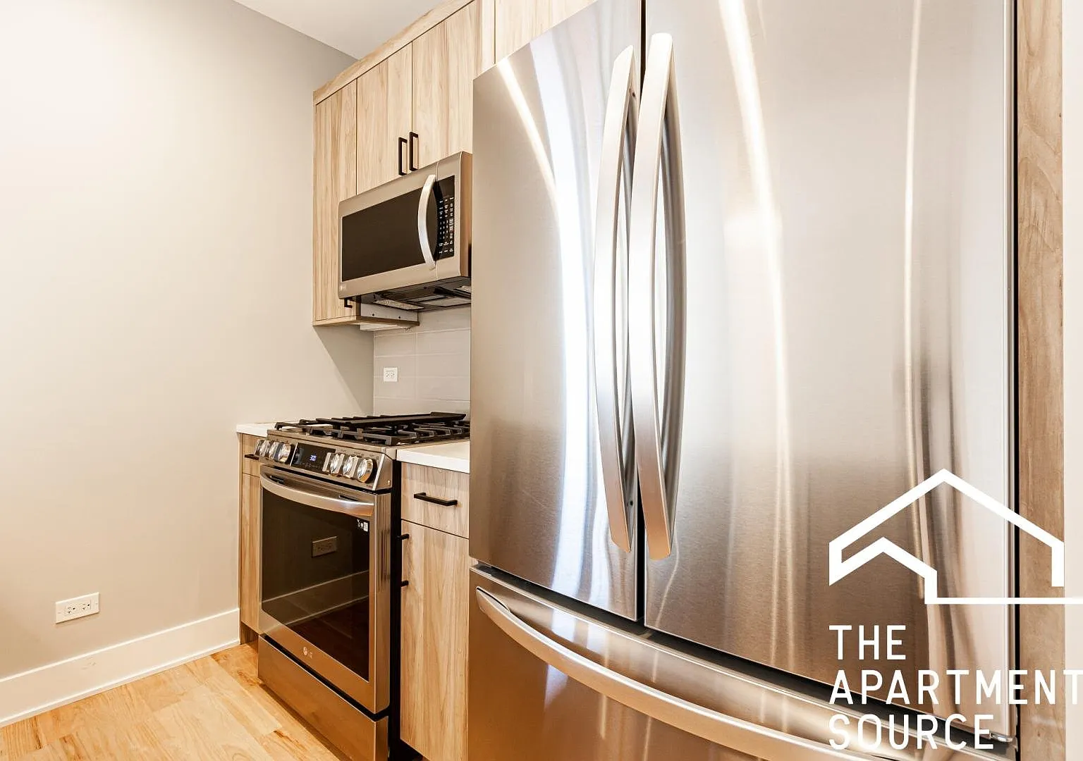 2453 W Logan Blvd — Photo 3