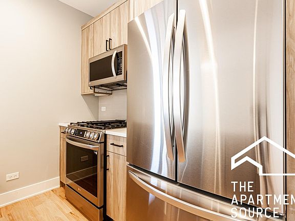 3rd image of 2453 W Logan Blvd #2
