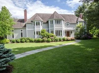 19 Graystone Ln, Natick, MA 02493