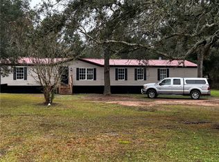 33 Happy Landing Rd, Waynesville, GA 31566