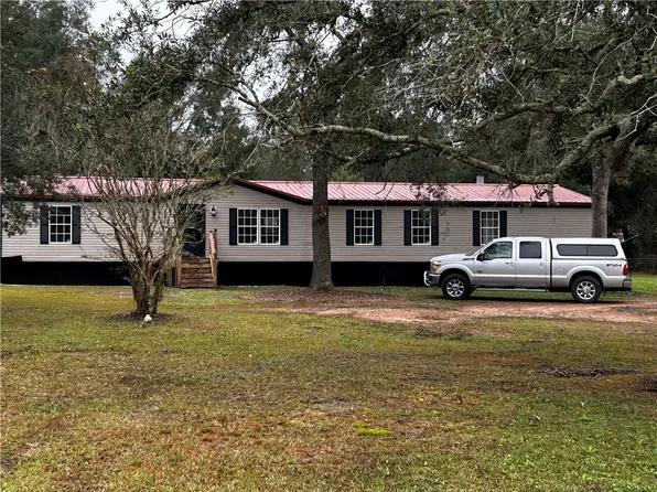 33 Happy Landing Rd, Waynesville, GA 31566