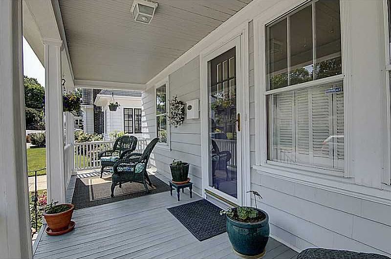 2nd image of 26 Sterling St