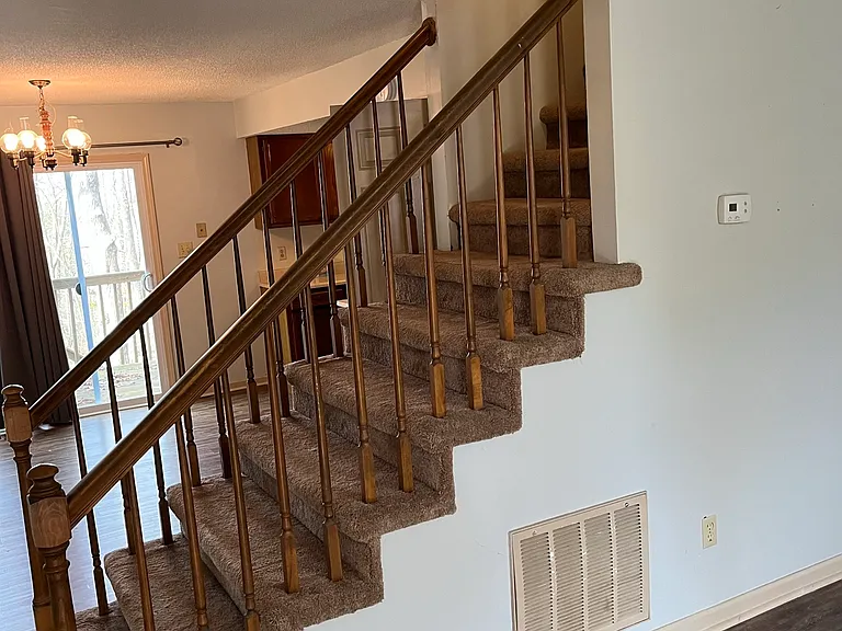 111 High Point Ln — Photo 4