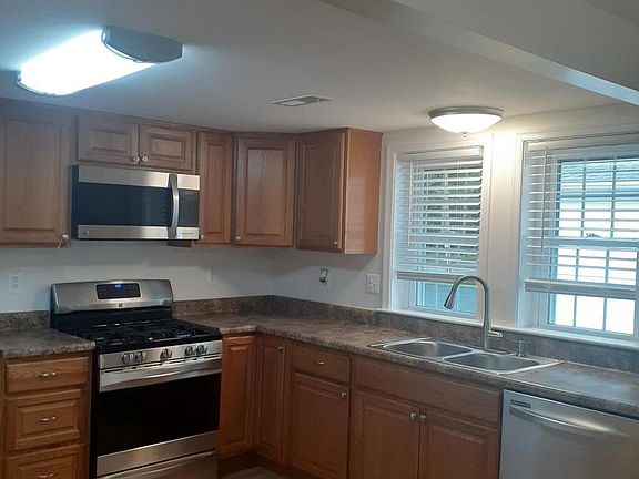 4th image of 1847 Mitchell Dr