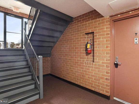 5th image of 1633 Edgewood Pl APT 1