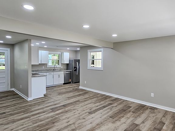 2nd image of 40 Francis Ct