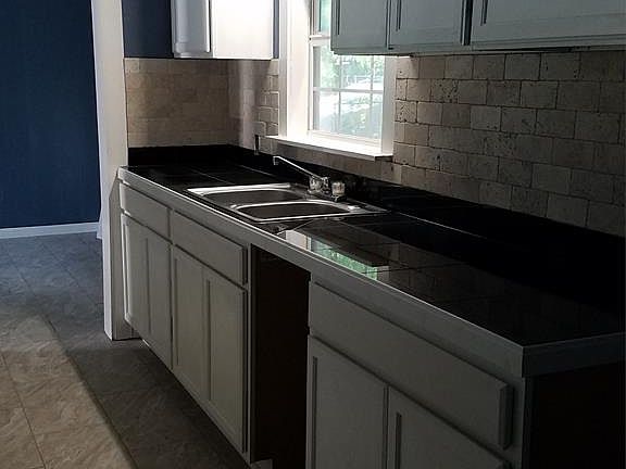4th image of 1013 Dunlap Ave