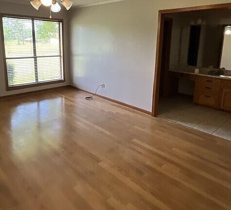 3rd image of 1056 Broken Arrow Ln