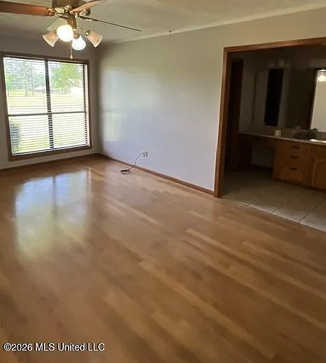 1056 Broken Arrow Ln — Photo 3