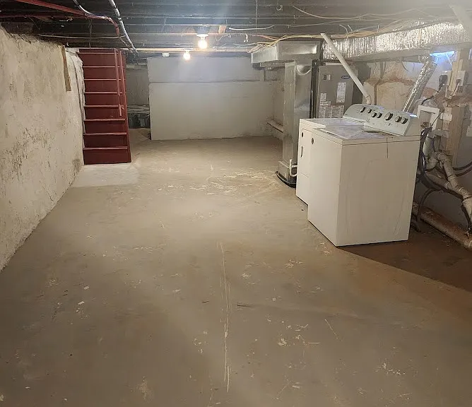 1933 E Huntingdon St #1 — Photo 6