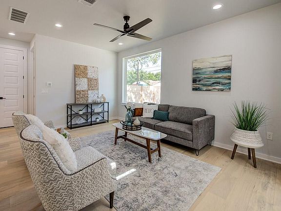 4th image of 1411 Karen Ave #A