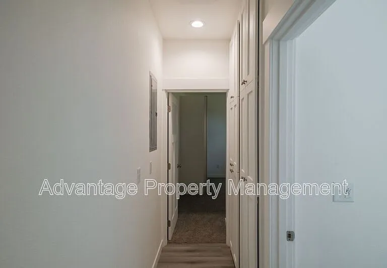 2190 SE Marion St — Photo 43