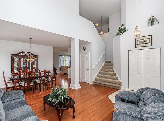 5th image of 6 E Le Moyne Ave