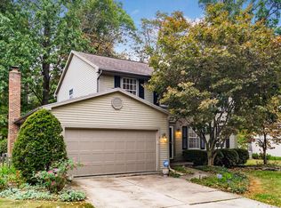 385 Howland Dr, Columbus, OH