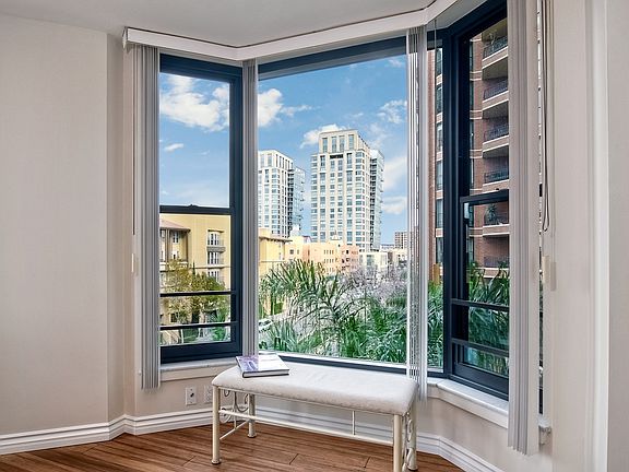 3rd image of 500 W Harbor Dr Unit 509