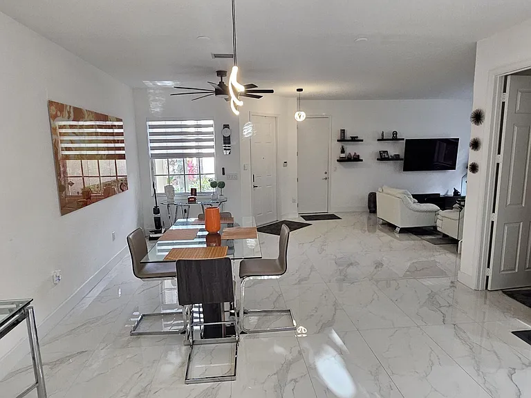 10435 Yarrow Dr — Photo 7