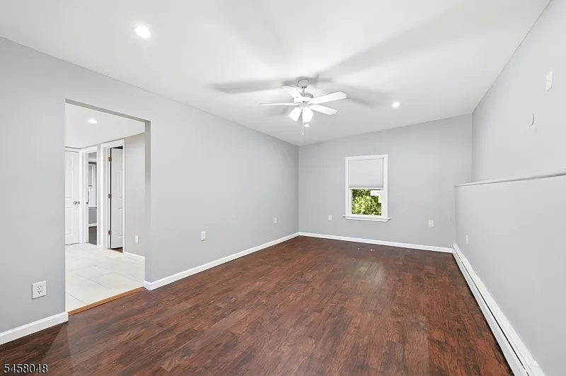2 bed, 1.0 bath, $2,000 — Photo 2