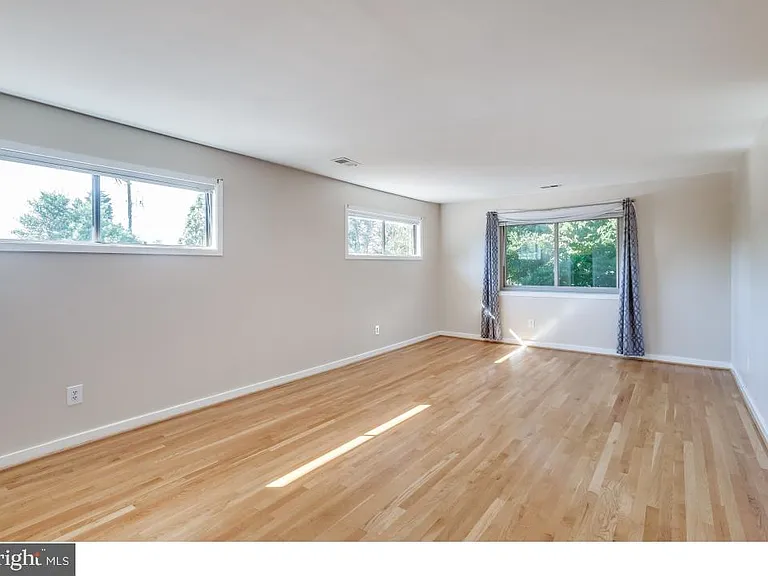 7220 Vistas Ln — Photo 15