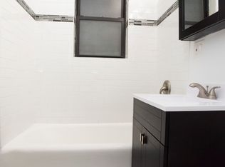 3345 N Marshfield Ave #390, Chicago, IL 60657
