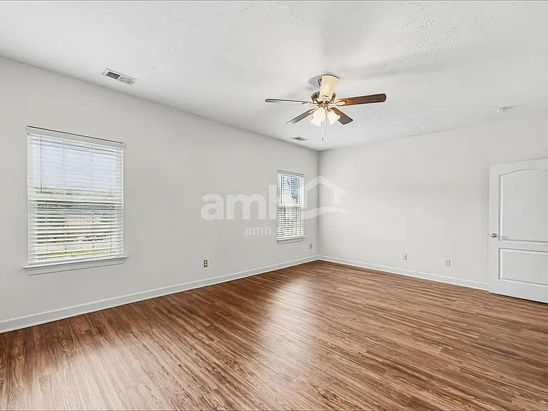 1413 Napa Point W — Photo 11