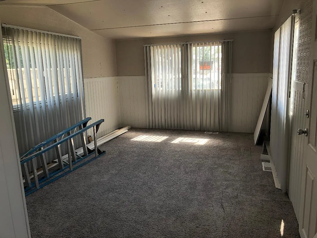 1 bed, 700 sqft, $1,050 — Photo 1