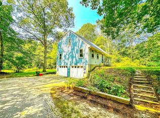 94 Donahue Rd, Pascoag, RI 02859
