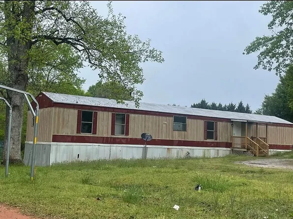 18 Canfield Dr, Wellford, SC 29385