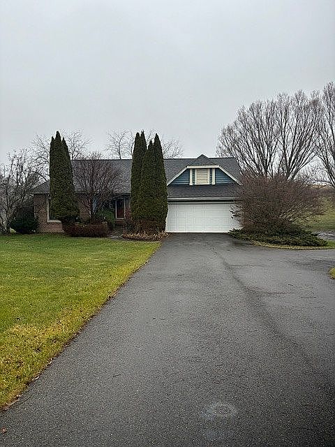 1st image of 2747 Fairview Rd