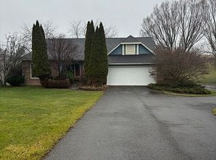 2747 Fairview Rd, Lewisburg, WV 24901