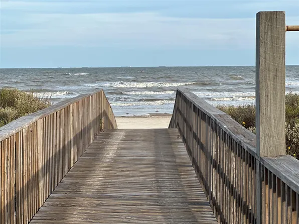 883 Ranch Rd, Crystal Beach, TX 77650
