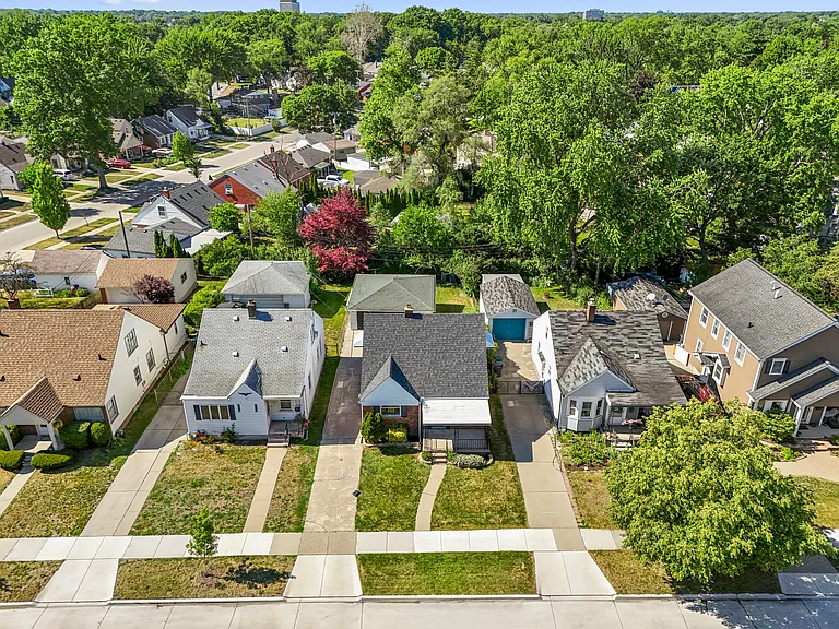 22312 Madison St — Photo 48
