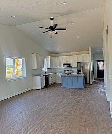 2nd image of 1226 Wisteria Ln