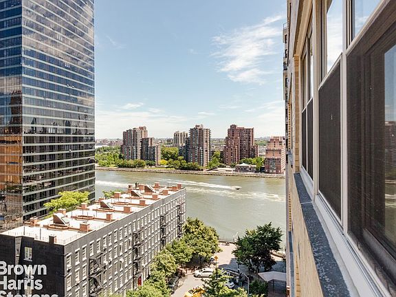 4th image of 520 E 72nd St APT 14C