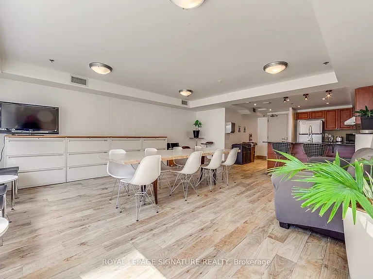 225 Wellesley St E #1004 — Photo 12