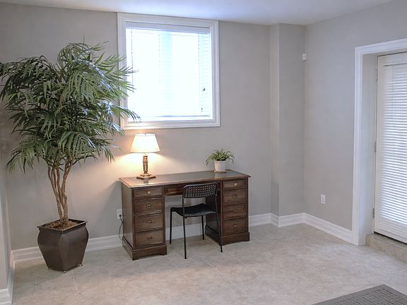 2nd image of 9193 Bathurst St #Basement