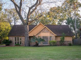 112 Saint Cloud Dr, Friendswood, TX 77546