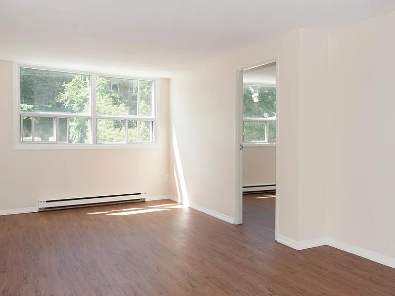 285 Loretta Ave S — Photo 12