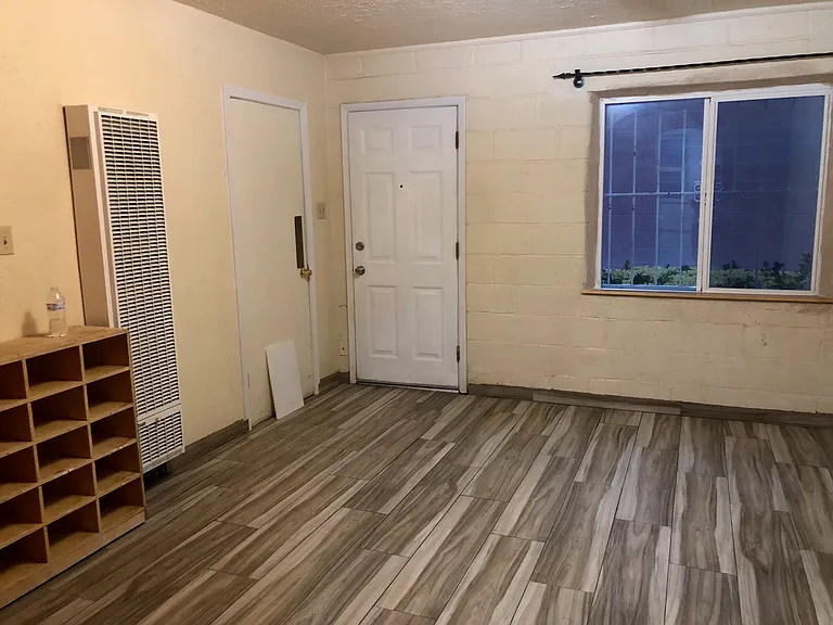 112 La Veta Dr NE #C — Photo 3
