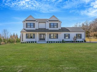 85 Roanoke Ct, Riverhead, NY 11901