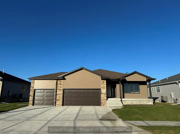 1634 Stonewood Ave, Grand Island, NE 68803