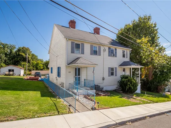 28 Lincoln St, Cokeburg, PA 15324