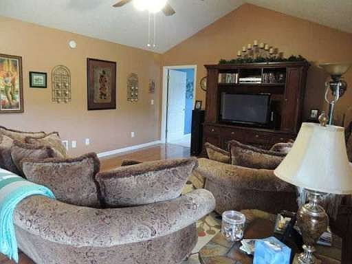 3rd image of 159 S Wind Dr