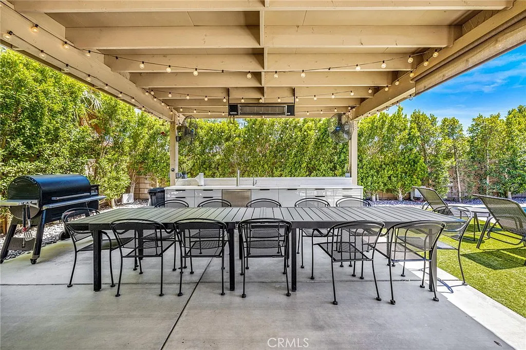 4 bed, 1937 sqft, $9,980 — Photo 4