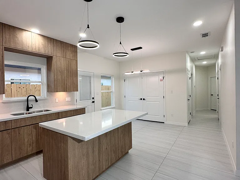 11313 N 25th St #3 — Photo 3
