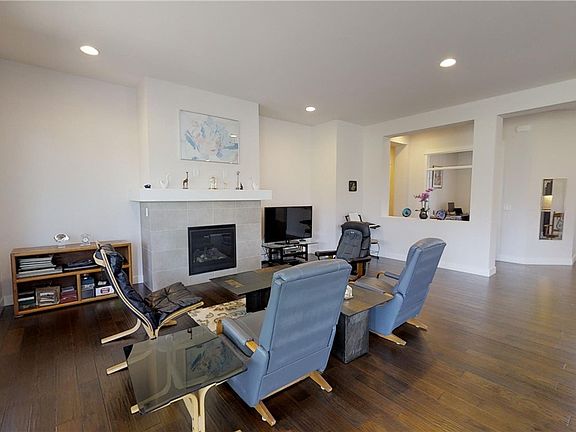 4th image of 8603 Vashon Dr NE