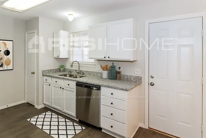1014 Spell Ave — Photo 4