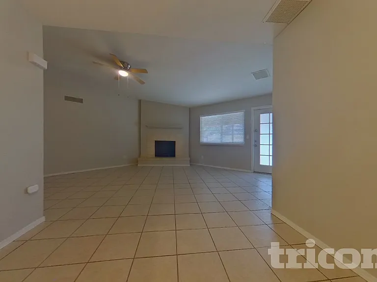 3413 E Dragoon Ave — Photo 5
