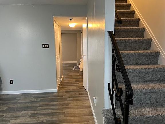 Entryway/Living room