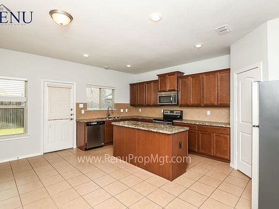 3rd image of 5609 Thunder Bay Dr